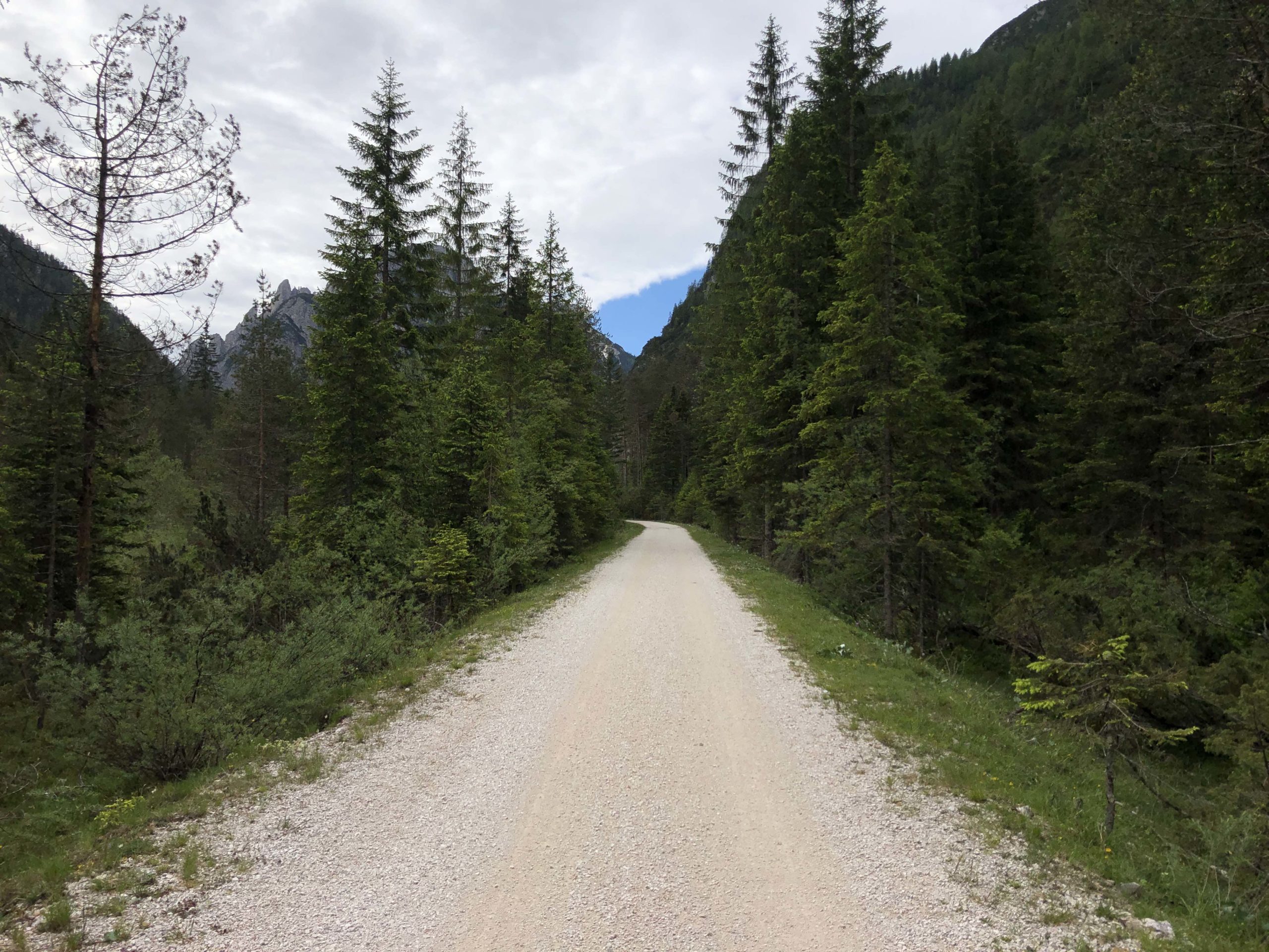 ciclabile delle Dolomiti visit Southtyrol viaggiatore lento dolomiti sudtirol Südtirol cicloturismo Dobbiaco lago di dobbiaco Cortina d'Ampezzo ciclovia