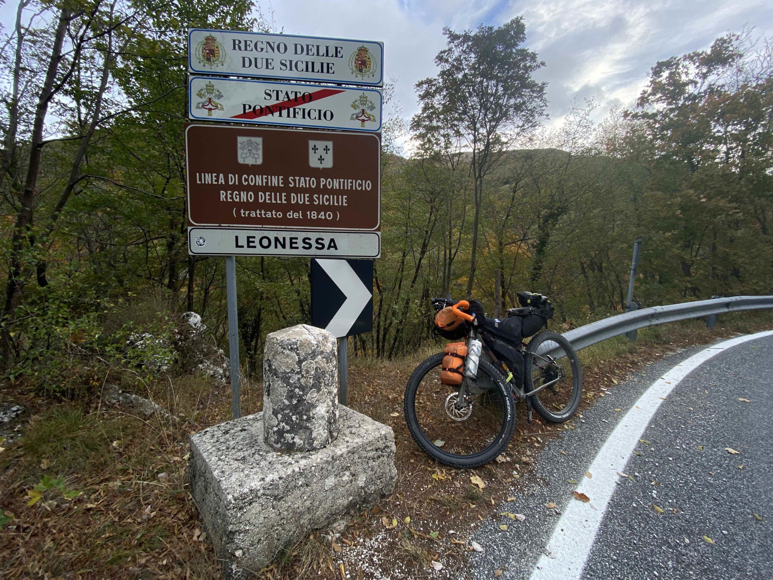 Terre di Mezzo, Cammino di San Benedetto, viaggiatore lento, cicloviaggio in italia, cicloturismo in italia, viaggiare in bikepacking, Appennini in bicicletta, Umbria in bici, Lazio in bicicletta